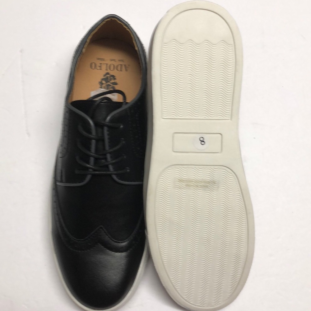 Adolfo Men’s lace up dress shoes. Size 8